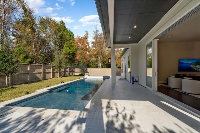 7 Valley Cottage Place, Spring, TX 77389