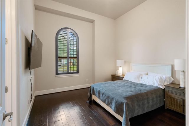 7 Valley Cottage Place, Spring, TX 77389
