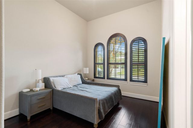 7 Valley Cottage Place, Spring, TX 77389