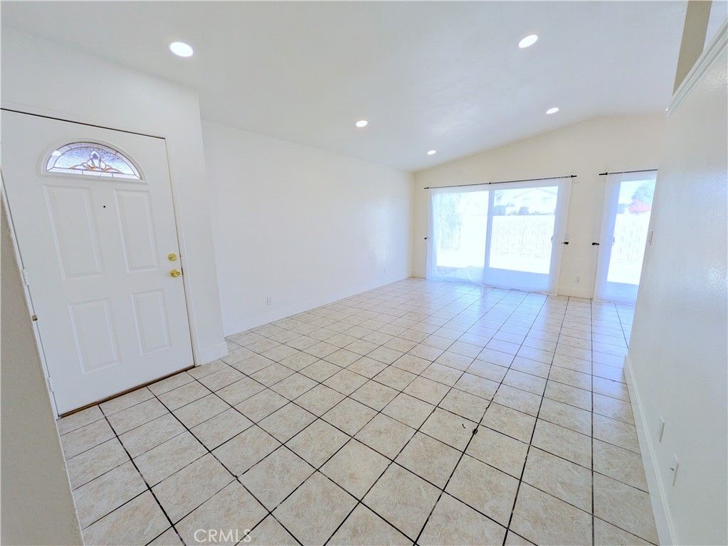 Image 5 of property listing at 13842 Caspian, Moreno Valley, CA 92553