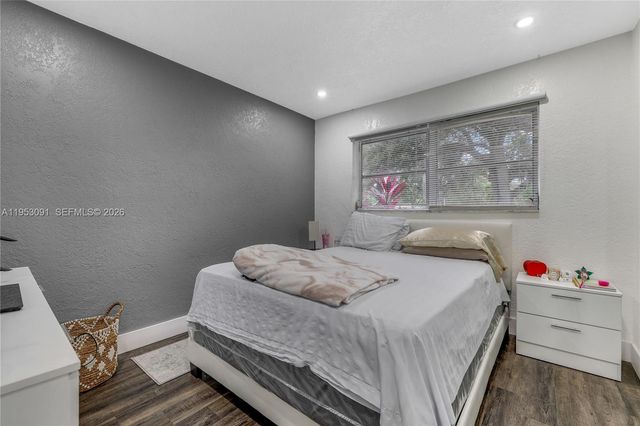 5712 Monroe St, Hollywood, FL 33023