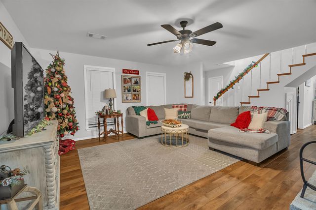 8 N Springhill Lane, Greenbrier, AR 72058