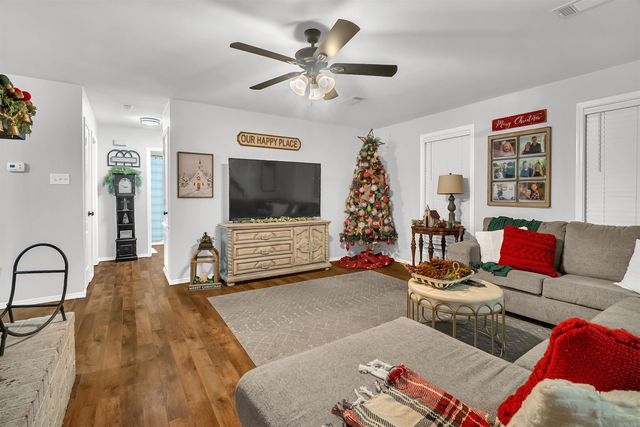 8 N Springhill Lane, Greenbrier, AR 72058