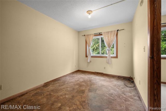 594 Maple Vista Street, Imlay City, MI 48444