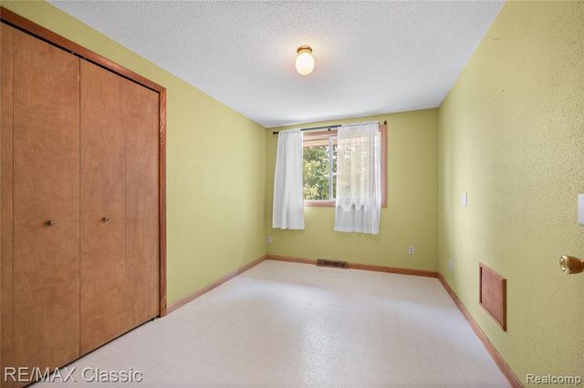 594 Maple Vista Street, Imlay City, MI 48444