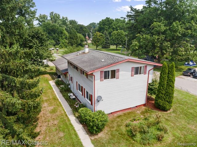 594 Maple Vista Street, Imlay City, MI 48444