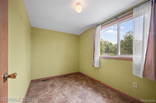 594 Maple Vista Street, Imlay City, MI 48444