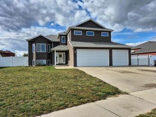 3412 TIMBER TRAIL SE, Minot, ND 58701