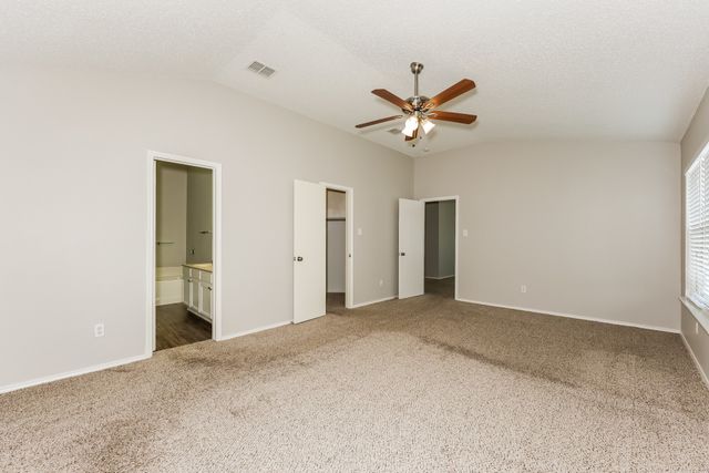 7425 Snow Ridge Drive, Fort Worth, TX 76133