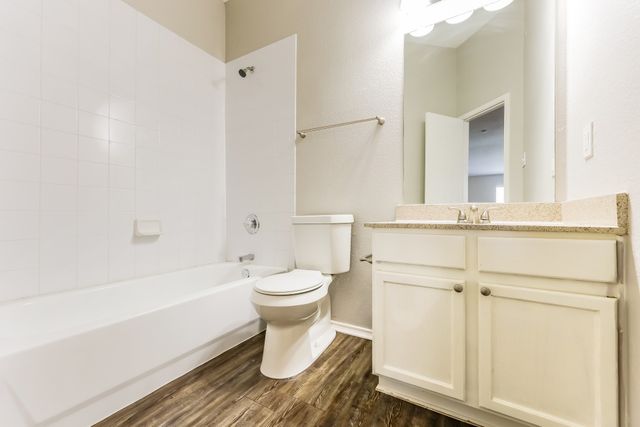 7425 Snow Ridge Drive, Fort Worth, TX 76133