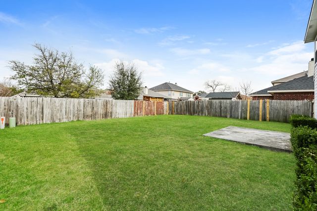 7425 Snow Ridge Drive, Fort Worth, TX 76133