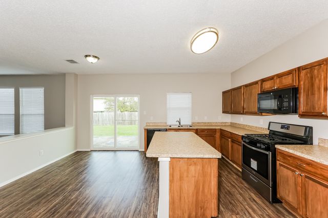 7425 Snow Ridge Drive, Fort Worth, TX 76133