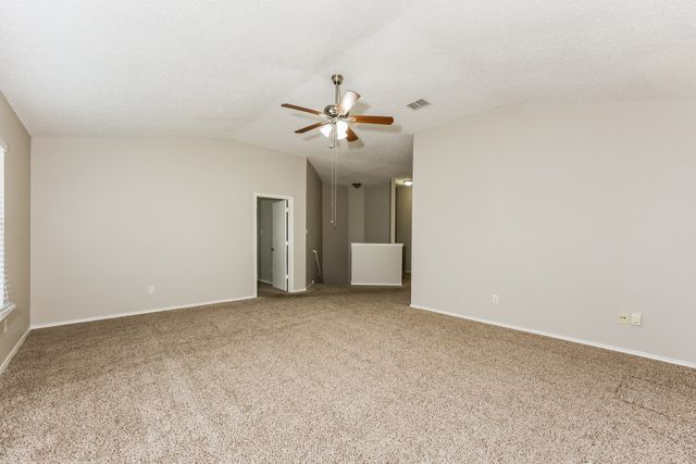 7425 Snow Ridge Drive, Fort Worth, TX 76133