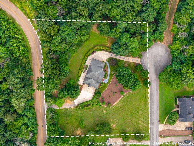 9127 Greystone Valley Drive, Ooltewah, TN 37363