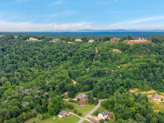 9127 Greystone Valley Drive, Ooltewah, TN 37363