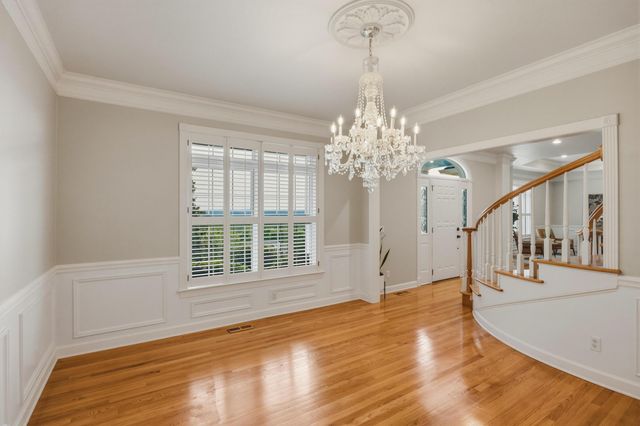 9127 Greystone Valley Drive, Ooltewah, TN 37363