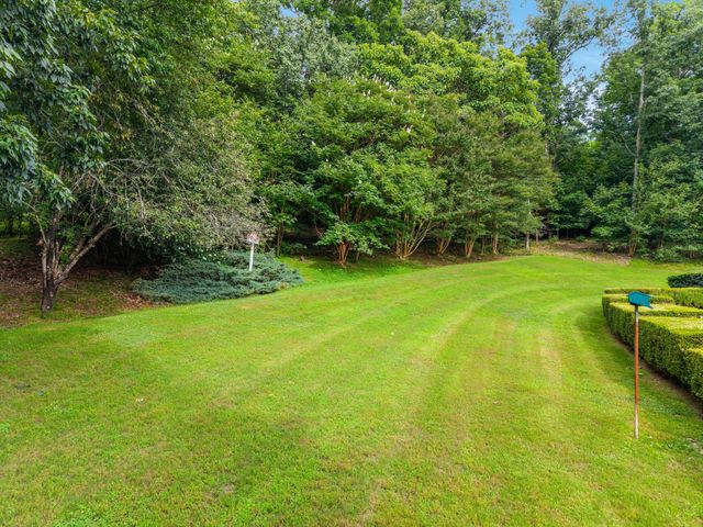 9127 Greystone Valley Drive, Ooltewah, TN 37363
