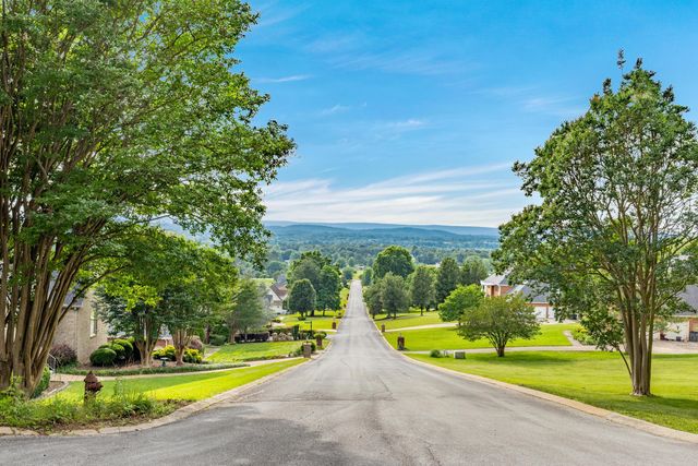 9127 Greystone Valley Drive, Ooltewah, TN 37363