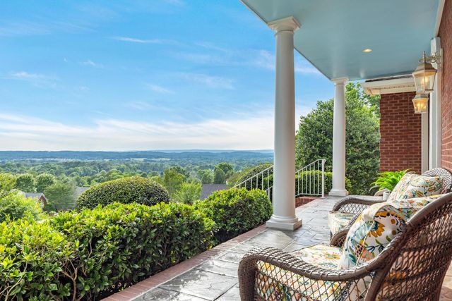 9127 Greystone Valley Drive, Ooltewah, TN 37363