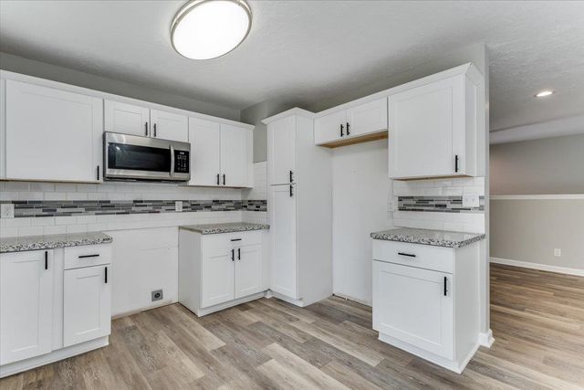 928 S Dalton Drive, Wichita, KS 67207