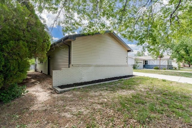 928 S Dalton Drive, Wichita, KS 67207