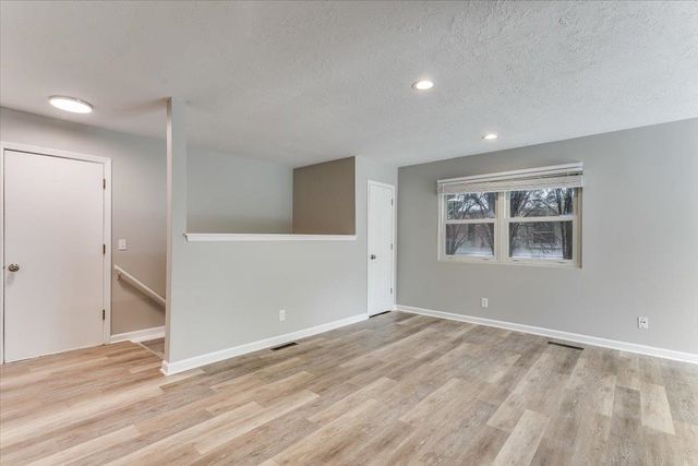 928 S Dalton Drive, Wichita, KS 67207