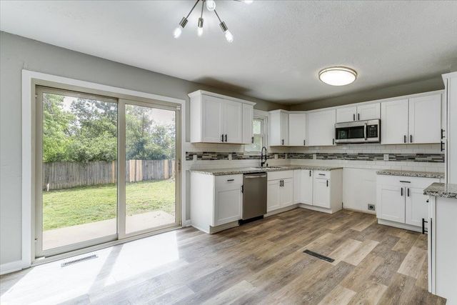 928 S Dalton Drive, Wichita, KS 67207
