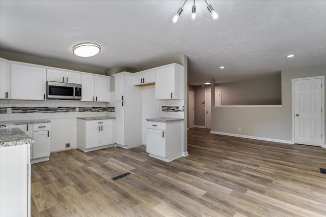 928 S Dalton Drive, Wichita, KS 67207