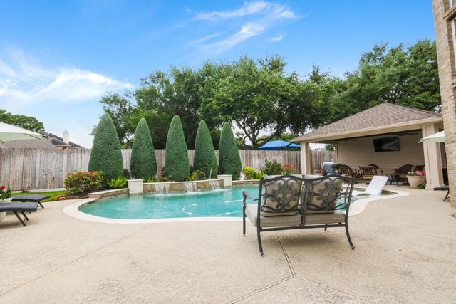 4910 White Manor Drive, Pasadena, TX 77505