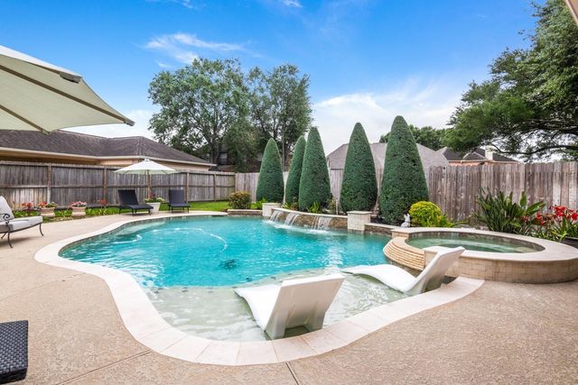 4910 White Manor Drive, Pasadena, TX 77505