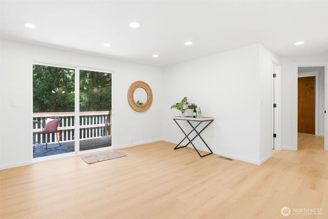 101 E Snow Cap Drive, Belfair, WA 98528