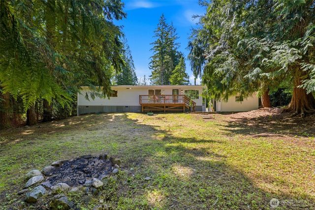 101 E Snow Cap Drive, Belfair, WA 98528