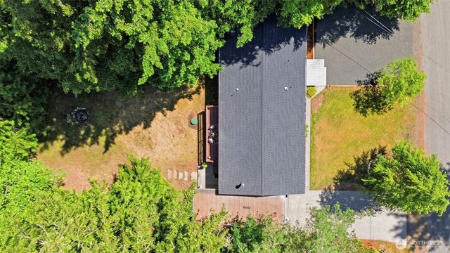 101 E Snow Cap Drive, Belfair, WA 98528