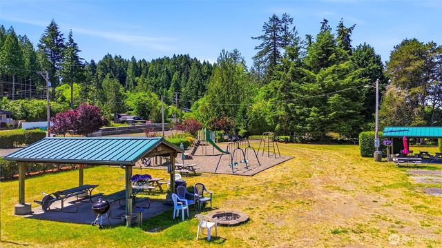 101 E Snow Cap Drive, Belfair, WA 98528