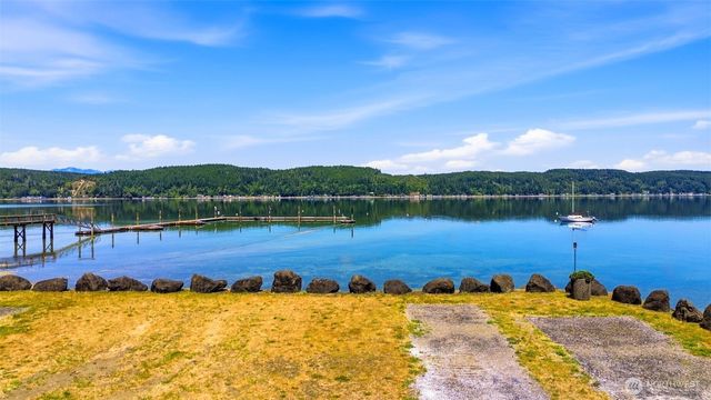 101 E Snow Cap Drive, Belfair, WA 98528