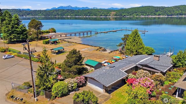 101 E Snow Cap Drive, Belfair, WA 98528