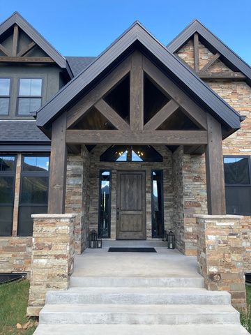 259 S MEADOW DR, Springville, UT 84663