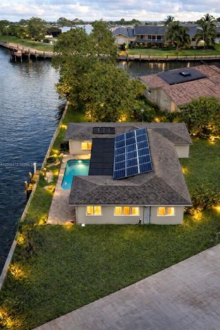 6091 SW 14th St, Plantation, FL 33317