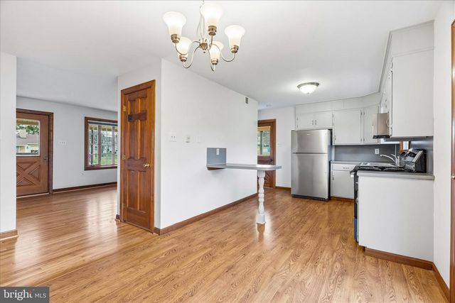 18360 WOODSIDE DR, Hagerstown, MD 21740