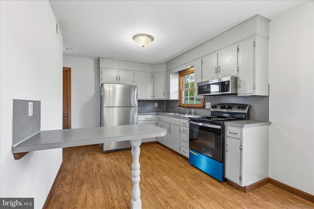 18360 WOODSIDE DR, Hagerstown, MD 21740