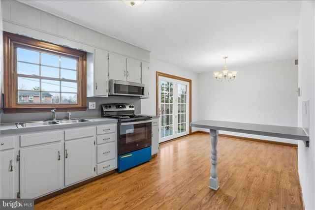 18360 WOODSIDE DR, Hagerstown, MD 21740