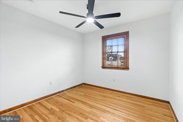 18360 WOODSIDE DR, Hagerstown, MD 21740