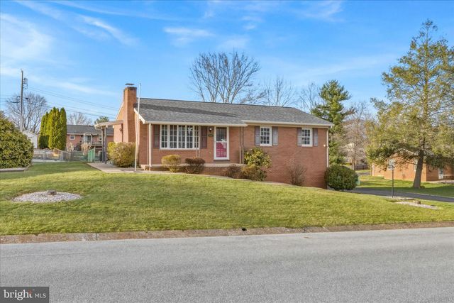 18360 WOODSIDE DR, Hagerstown, MD 21740