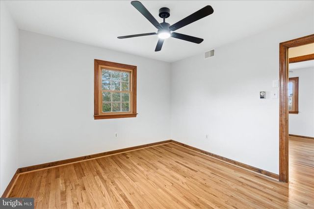 18360 WOODSIDE DR, Hagerstown, MD 21740