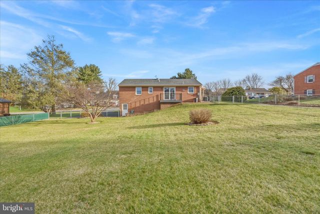 18360 WOODSIDE DR, Hagerstown, MD 21740