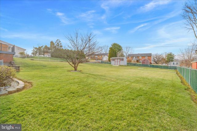 18360 WOODSIDE DR, Hagerstown, MD 21740