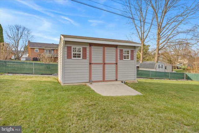 18360 WOODSIDE DR, Hagerstown, MD 21740