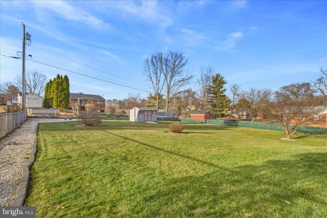 18360 WOODSIDE DR, Hagerstown, MD 21740