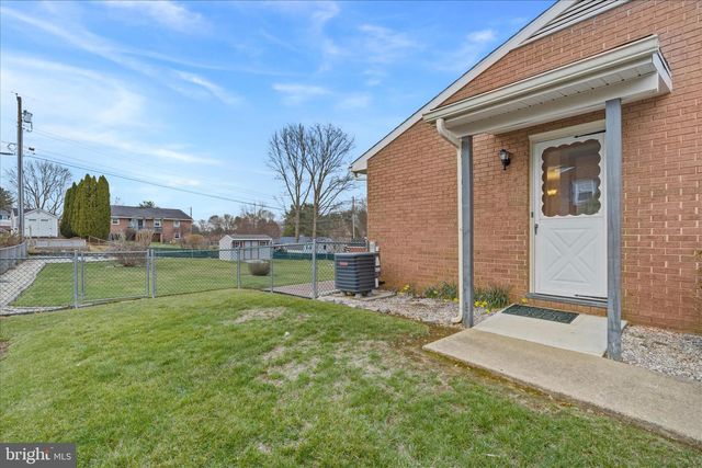 18360 WOODSIDE DR, Hagerstown, MD 21740