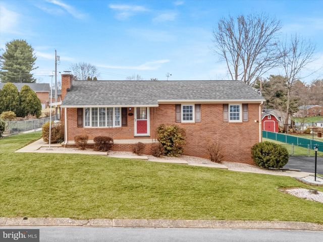 18360 WOODSIDE DR, Hagerstown, MD 21740